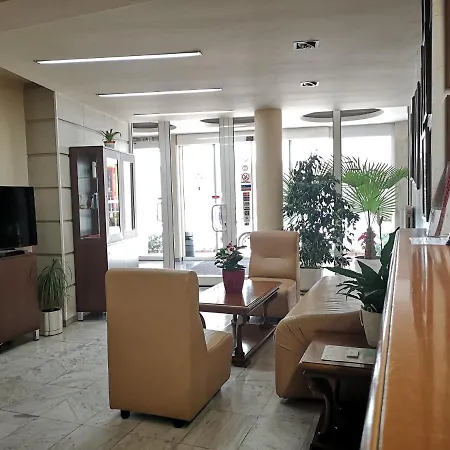 Hotel Tangra 3*
